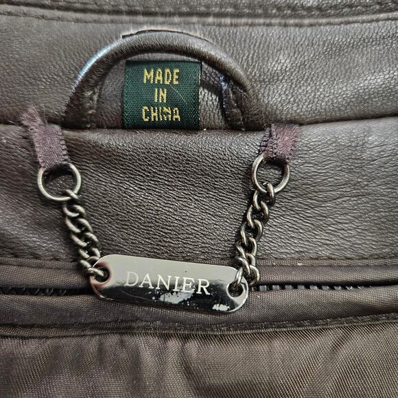 Men's Luxury Leather Coat by Danier size 48-50 - Picture 4 of 10